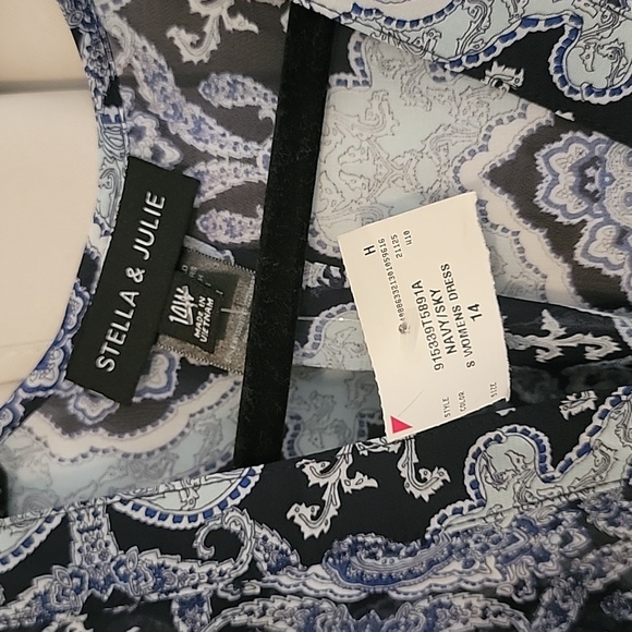 Blue Dress - Picture 3 of 4